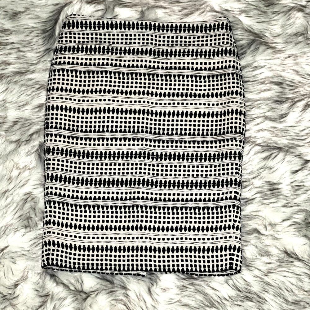 Ann Taylor Loft Black & Ivory Woven Pencil Skirt (SZ 0)